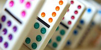 DOMINO: Slik er reglene for brikke-spillet Domino.