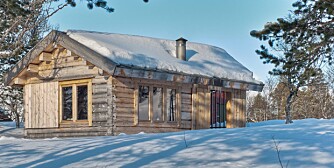 VEDLIKEHOLDSFRI: Hovedmålet var å bygge en vedlikeholdsfri hytte med enkle arkitektoniske virkemidler og gode proporsjoner. Taktekkingen, som ikke synes på bildet på grunn av snøen, er gjenbrukt skifer fra Røros. Vinduene er fra Buvika.