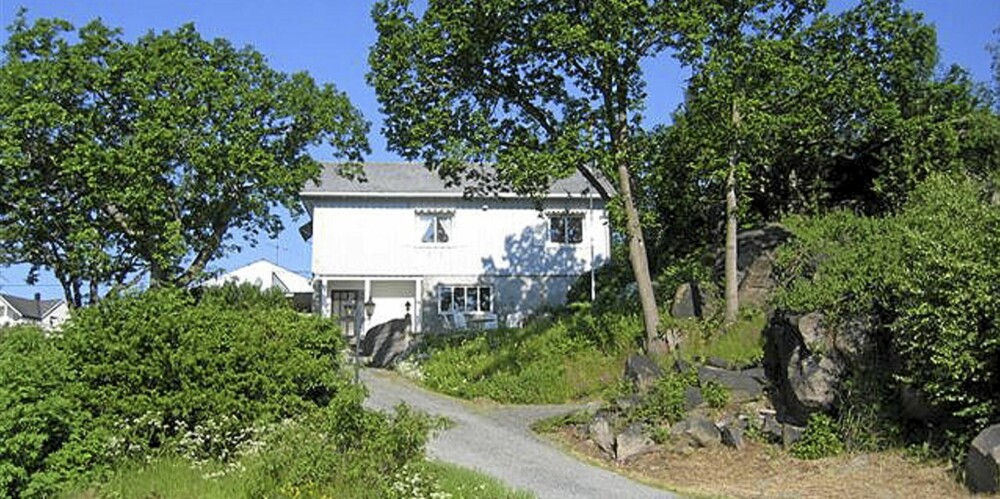 HVALER: Hytte ved Fredrikstad, beliggende i utkanten av et boligområde på Kråkerøy ved utløpet av Glomma. 5 sengeplasser. Pris: 8920 kroner i uka.