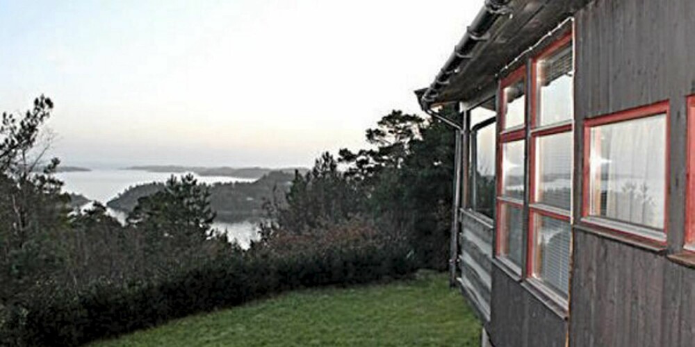 MANDAL: Hytte i typisk norsk stil på en høyde med panoramautsikt over skjærgården. 5 sengeplasser. Pris: 4840 kroner i uka.