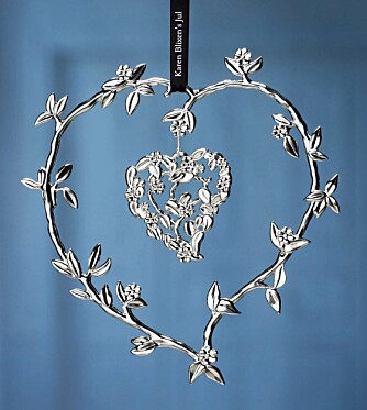 URO: Nytt element i Karen Blixen-serien. Blomsterranken formet som et hjerte fås både som forsølvet og forgylt.