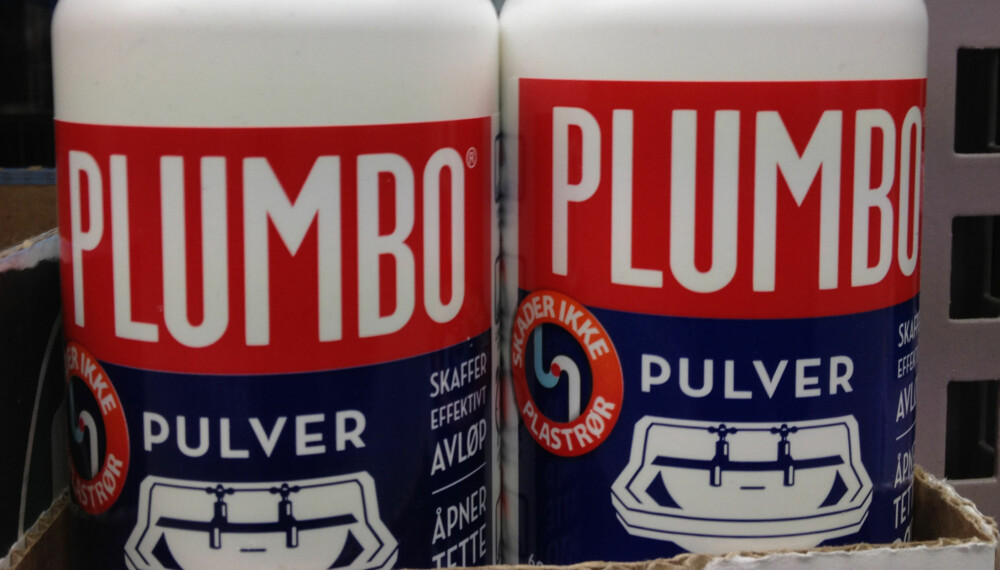 HVORDAN BRUKE PLUMBO: Det er mange av oss som heller Plumbo ukritisk ned i vasken når røret er tett. Men det kan bli kritisk om du ikke tar visse forholdsregler. HVORDAN BRUKE PLUMBO: Det er mange av oss som heller Plumbo ukritisk ned i vasken når røret er tett. Men det kan bli kritisk om du ikke tar visse forholdsregler.