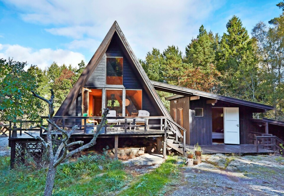 SPISSFINDIG: Byggeår er 1964
Størrelse: 45 m² + 22 m²
Rominndeling: Kjøkken og stue.
To sovealkover. Anneks med to soverom og bad. Fasiliteter: Strøm og sommervann. Foto: Sveinung Bråthen