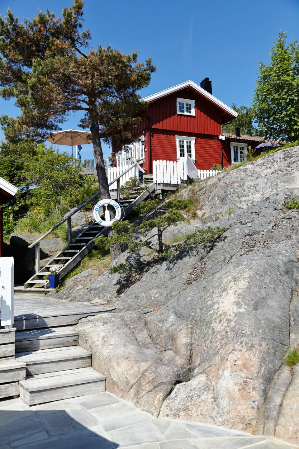 TRAPP OPP: Den bratte trappen leder opp til det tidligere kornloftet, som også har vært et lager for spekeskinker.
