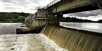 ©PHOTOPQR/LE REPUBLICAIN LORRAIN/Pascal BROCARD. hydrologie - le niveau des cours d'eau au plus haut apres un ete particulierement pluvieux.  La moselle au niveau de l'ecluse d'ars sur moselle
 vannkraft