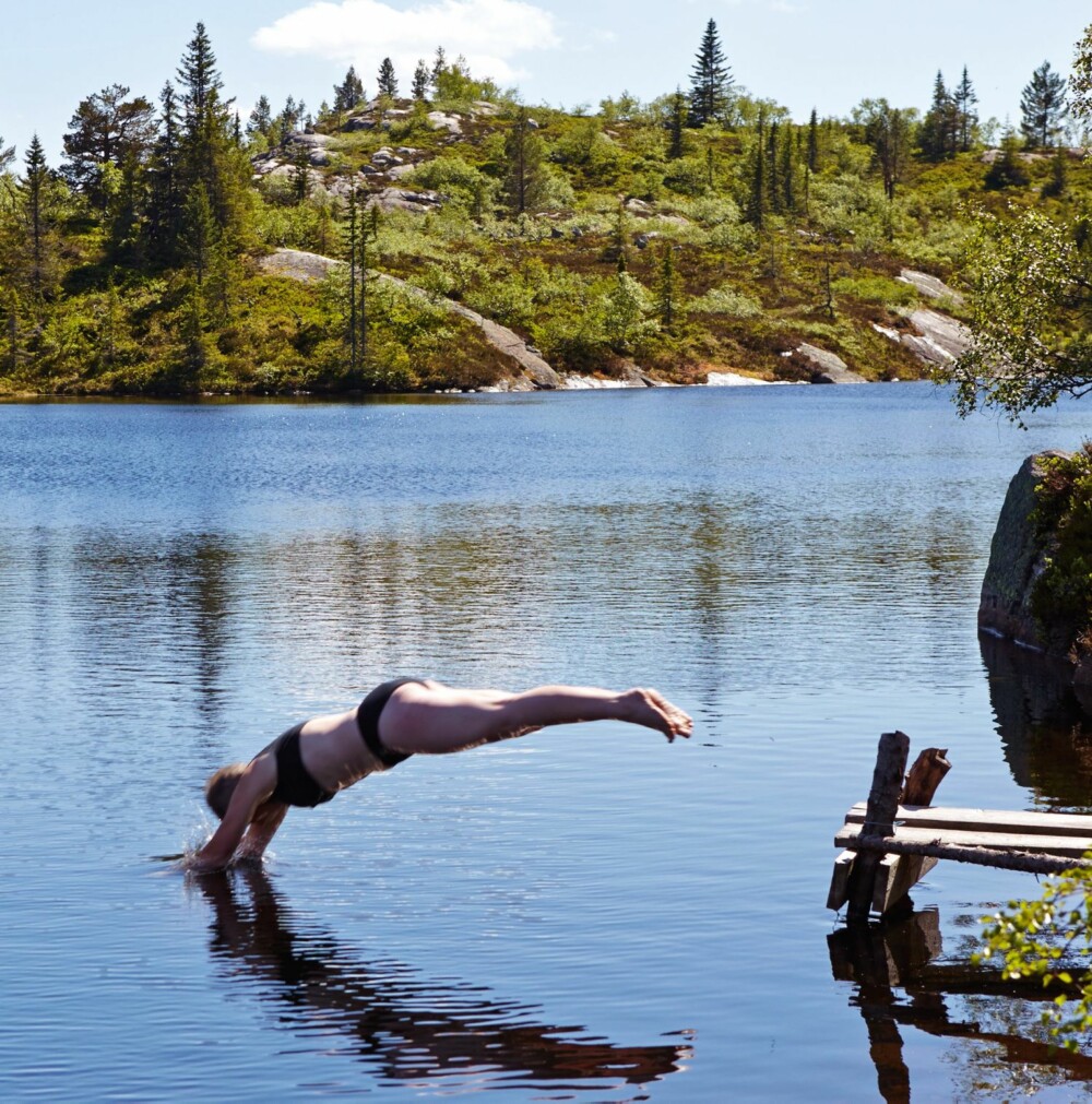 Stup forelsket: Allerede som 10-åring falt Gunhild pladask for naturen i Fyresdal. Hun er fortsatt like forelsket i barndommens paradis. Stup forelsket: Allerede som 10-åring falt Gunhild pladask for naturen i Fyresdal. Hun er fortsatt like forelsket i barndommens paradis.