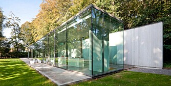NOK DAGSLYS: For å slippe inn mest mulig lys satte arkitektene like gjerne opp et hus i glass.