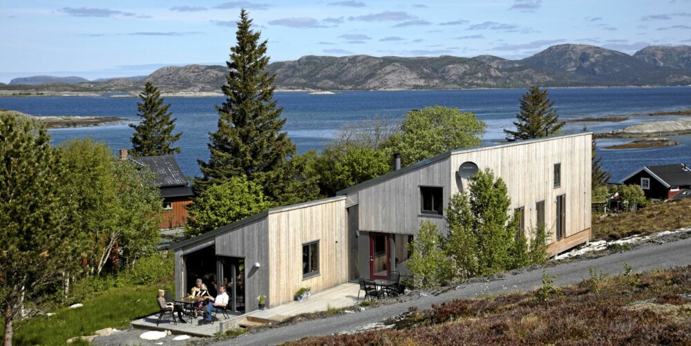 MALMFURU: Hyttas kledning i ubehandlet malmfuru gråner naturlig, og vil med tiden få en flott patina. MALMFURU: Hyttas kledning i ubehandlet malmfuru gråner naturlig, og vil med tiden få en flott patina.