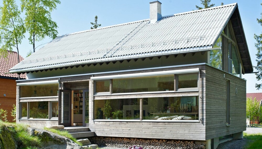 FURU: Ubehandlet kjerneved av furu ble valgt til dette huset i Lommedalen i Bærum, tegnet av Askim/Lantto Arkitekter, og skal være den mest miljøvennlige kledningen.