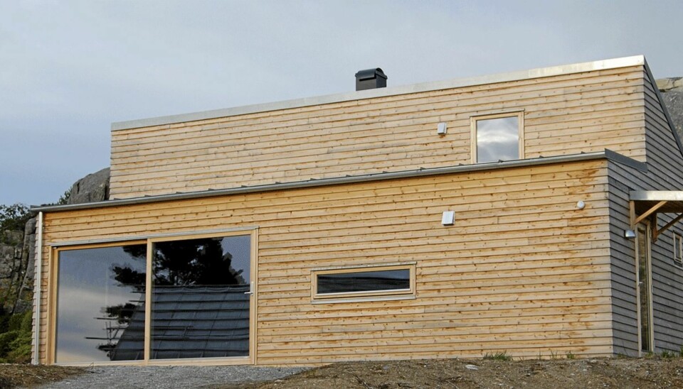WOODY PÅ VESTLANDET: Denne visningshytta etter Woody-prinsippet ligger på Kråko Sjøhusområde i Fitjar ved Bergen. Den har mere komfort enn den første ved Drøbak.