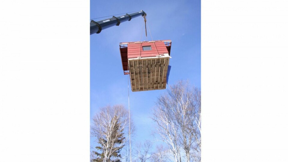 SPESIALBYGGET: Ved hjelp av et kostnadseffektivt, standardisert system blir hvert minihus spesialbygget etter kundens ønske og tomt. Det blir deretter fraktet og satt på plass der det skal stå.