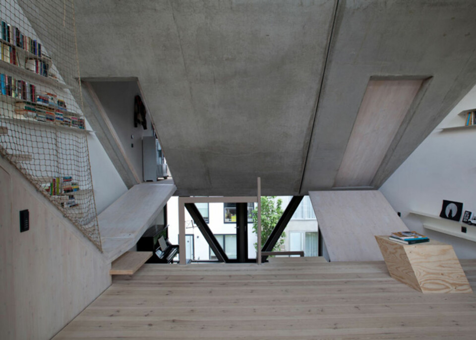 SOVEROM: Inne i betongklossene ligger huset soverom.