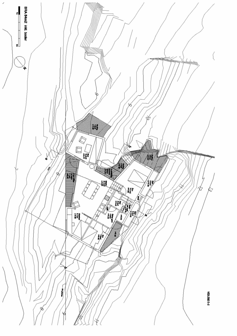 Planløsning: Byggeår: 2011. Størrelse: 84 m². Arkitekt: Sissil Gromholt, Pushak Arkitekter. Rominndeling: Allrom med kjøkken, spiseplass og en liten stue. Tre soverom. Bad. Fasiliteter: Innlagt strøm, gulvvarme, vann og avløp.