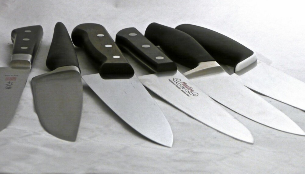 KOKKEKNIVER: Vi har testet dyre mot billige kniver