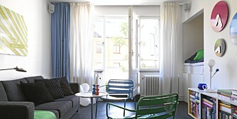 KOMPAKT STUE MED ALKOVE: En innebygget, 120 cm bred sovealkove medinnfelt belysning utgjør et lite rom i rommet.