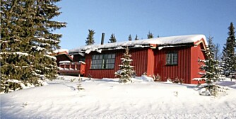 SNØGLEDER: Prisene i hyttemarkedet forventes å stige jevnt i 2012 for vanlige hytter. Denne hytta er til salgs på Gålå for 1 295 000 kroner. Megler er Eiendomsmegler 1 Lillehammer.