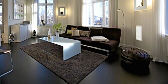 DEN NYE TRENDEN: Sorte gulv er den nye trenden i interiøret. Interiørarkitekt MNIL Cathrine Vonholm.
