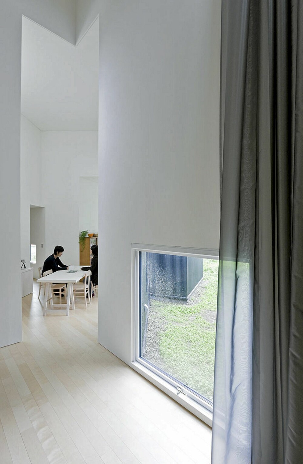VINKLER: Den unike plasseringene av hvert element skaper mange vinkler og rom i interiøret.