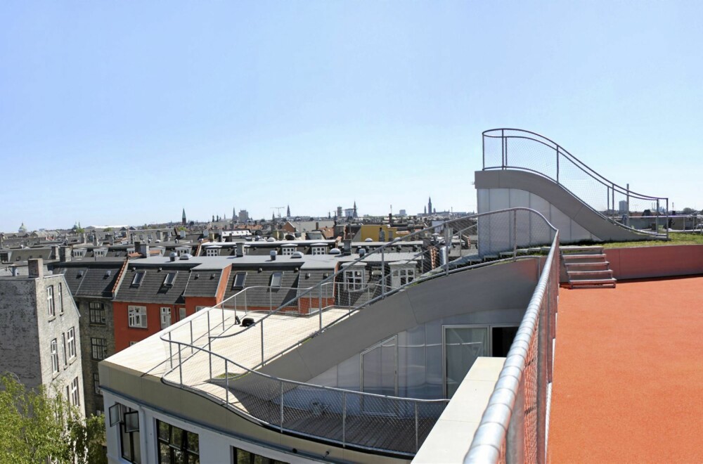 ULIKE NIVÅER: Terrassen er bygget opp av ulike nivåer og bakker som former et spennende landskap