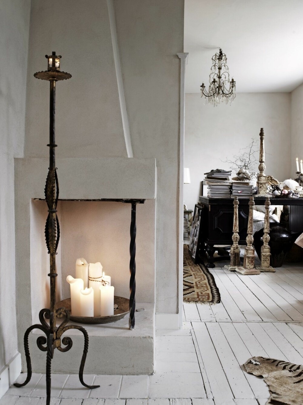 UTEN PIPE: En samlig med kubbelys gir deg levende flammer selv uten pipe. UTEN PIPE: En samlig med kubbelys gir deg levende flammer selv uten pipe.