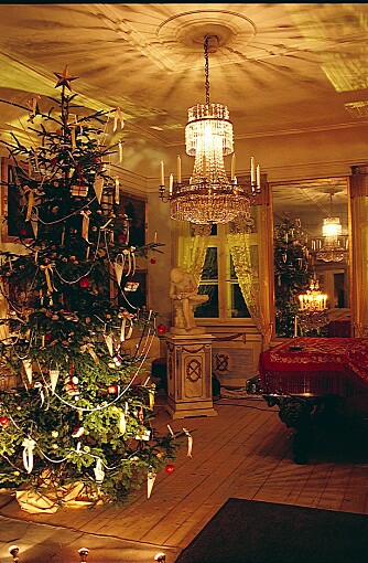 JULEMARKED I NORGE: Hovedbygningen på Bogstad Gård er pyntet til selskap og gir en god, gammeldags juleopplevelse.