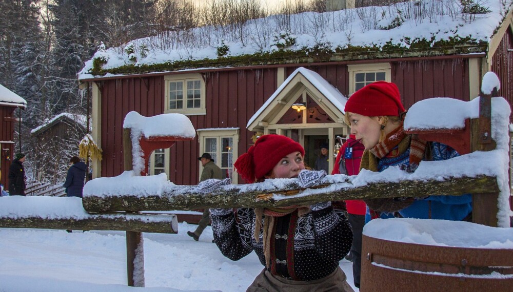 JULEMARKED I NORGE: Under Jul igjen våkner museumshusene på Stiklestad til liv og jula forberedes i alle tun.