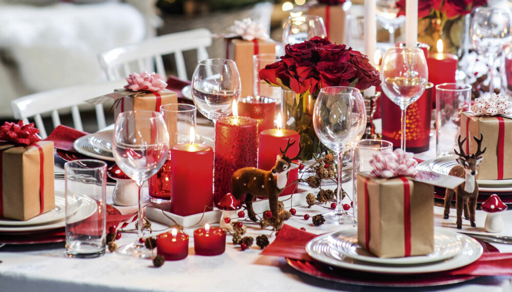 SKAP STEMNING: Skap en lun og god julestemning med å dekke et fantastisk julebord. SKAP STEMNING: Skap en lun og god julestemning med å dekke et fantastisk julebord.