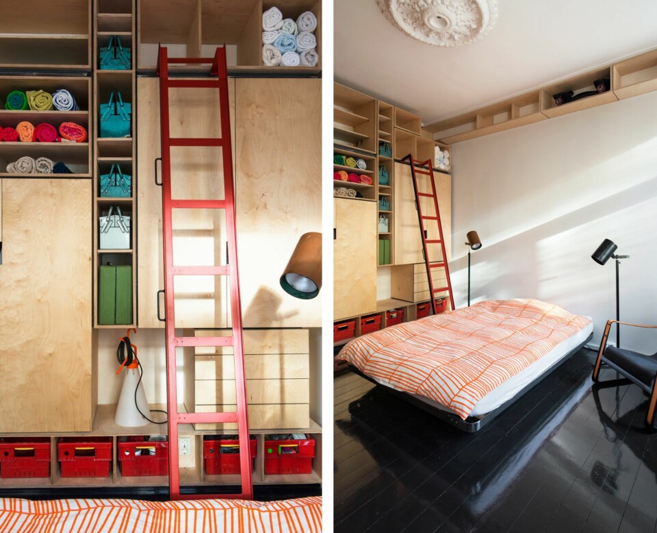SMART OPPBEVARING: Quentin bruker velbrukte verktøykasser til systematisert oppbevaring av småverktøy, sysaker, skokrem, børster og filler.
UTNYTT TAKHØYDEN: Plasseringen av skap helt oppunder himlingen skapte behov for en stige. Quentin har tegnet og laget den selv. Gulvlampene er loppisfunn.