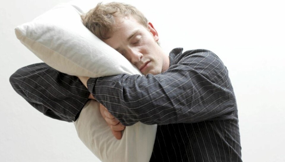 SMÅBARNSPAPPA: Moderne fedre deltar i spedbarnssstellet og er derfor like slitne som mor. Det går ut over sexlysten.