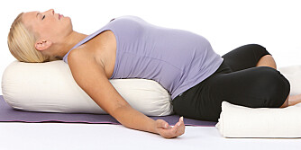 YOGA SOM GRAVID: Er du gravid kan yoga være en perfekt treningsform. I tillegg blir du bedre forberedt for fødselen.