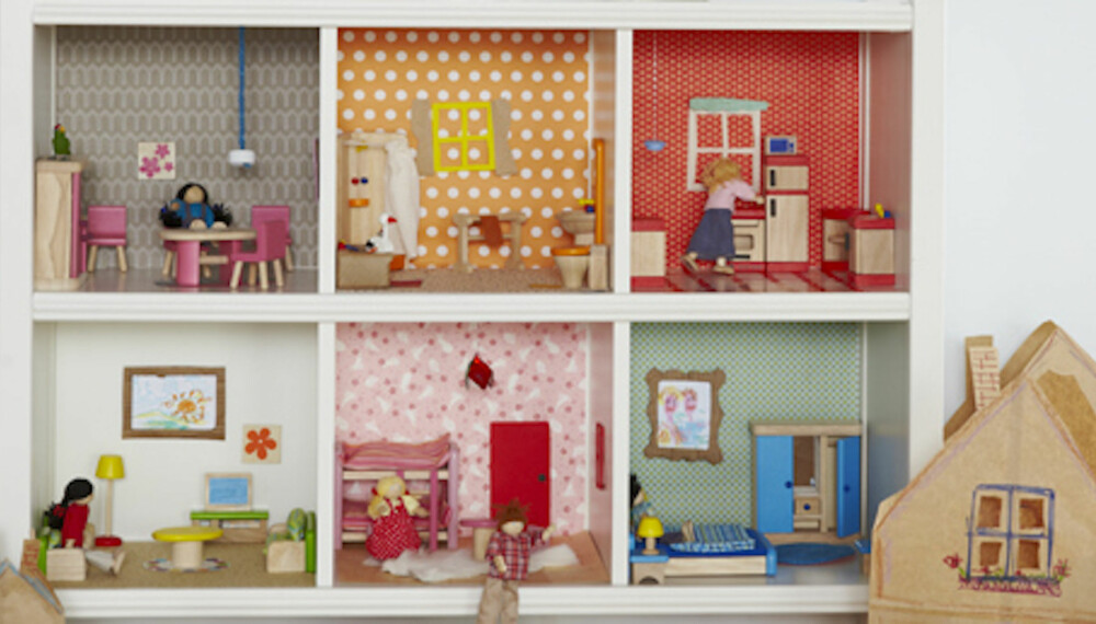 ENKELT OG BILLIG: En bokhylle er nesten alt du trenger for å lage drømme-dukkehuset.