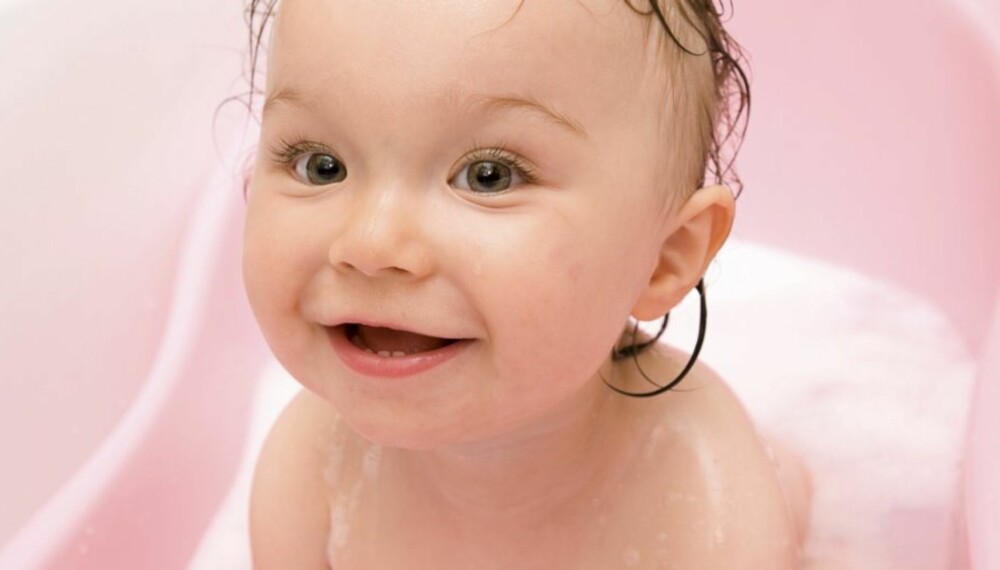BAD: SMå barn tisser ofte i badevannet, og det er helt ufarlig.