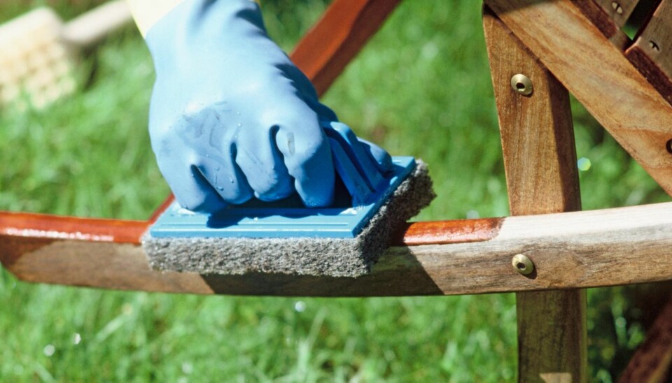 GOD SOM NY: Gi de falmede hagemøblene dine litt omtanke og behandling, så kan de bli gode som nye.
