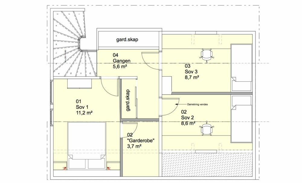 NY PLAN. Dører ble skiftet og en gang lagt til slik at man slapp å gå via andre rom. En del av den gamle gangen er nå blitt en liten garderobe utenfor foreldresoverommet samt en liten gang utenfor barnesoverommene.