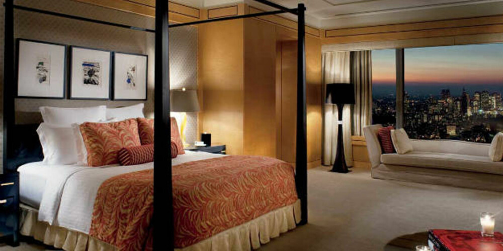 JAPAN: Ritz-Carlton Suite på Ritz-Carlton i Tokyo er kjent for sin spektakulære utsikt over byen og Mount Fuji. JAPAN: Ritz-Carlton Suite på Ritz-Carlton i Tokyo er kjent for sin spektakulære utsikt over byen og Mount Fuji.