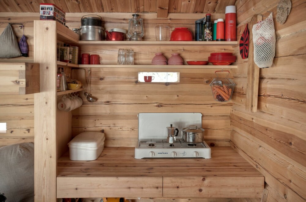 KJØKKENKROKEN: Arkitektene tegnet en kjøkkenkrok som både er praktisk og koselig.