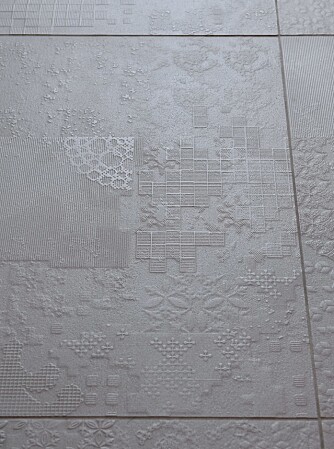 FLISEFINT: Mønstrede fliser fra Fagflis, design Patricia Urquiola. 60 x 60 centimeter.