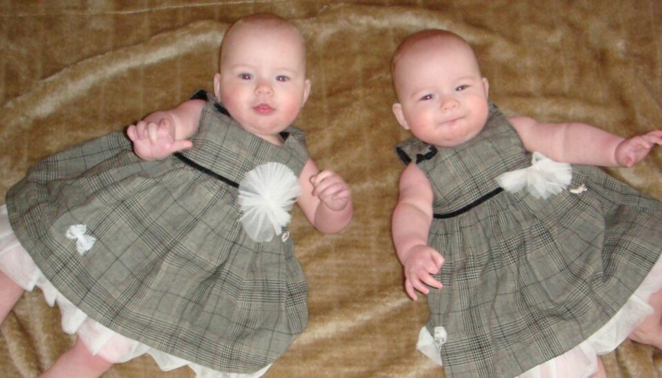 LIKE UTENPÅ: Seksåringene Ronja og Rianna har vært som to dråper vann siden de ble født, men de har vidt forskjellige personligheter.