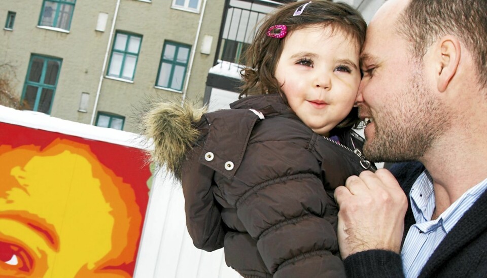 LEVER PÅ BILDER: I bakgården til Maria og pappa på Grünerløkka står det en stor graffiti av Soad som to venner av Marius har tegnet.