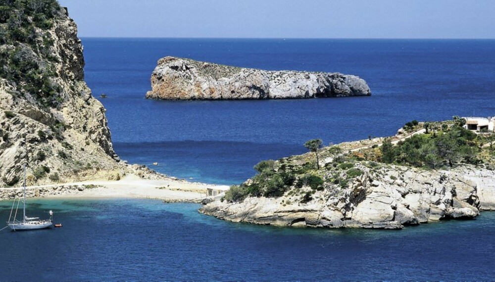 IBIZA: Ikke la deg skremme av partyryktene - Ibiza har mye mer å by på en våte ungdomsfester. IBIZA: Ikke la deg skremme av partyryktene - Ibiza har mye mer å by på en våte ungdomsfester.