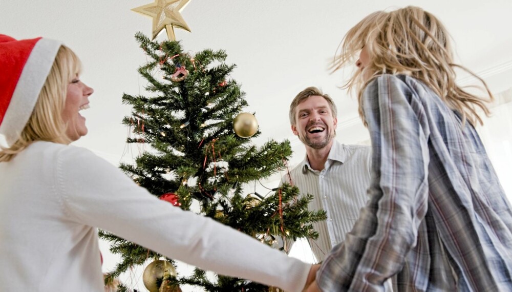 JULEFEIRING: Jula kan være utfordrende for samliv og familie. Her er noen overlevelsestips.