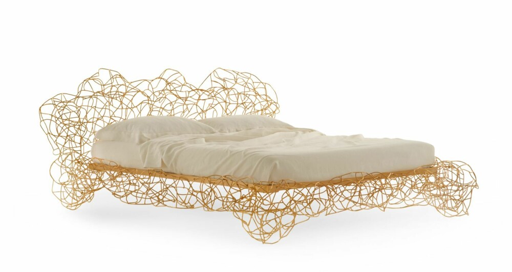 DRØMMESENG: Corallo seng gjør seg bemerket på soverommet, den er designet for Edra av Fernando og Humberto Campana. edra.com
