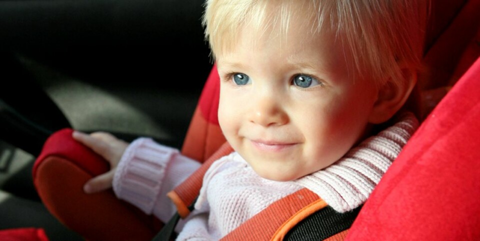 Slik sikrer du barn i bil