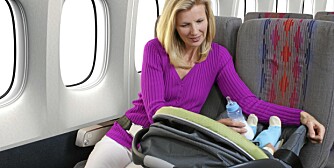 BILSTOL PÅ FLYET: Du kan ta med deg barnas bilstol inn på flyet mot at du betaler vanlig barnebillett, også for de aller minste.