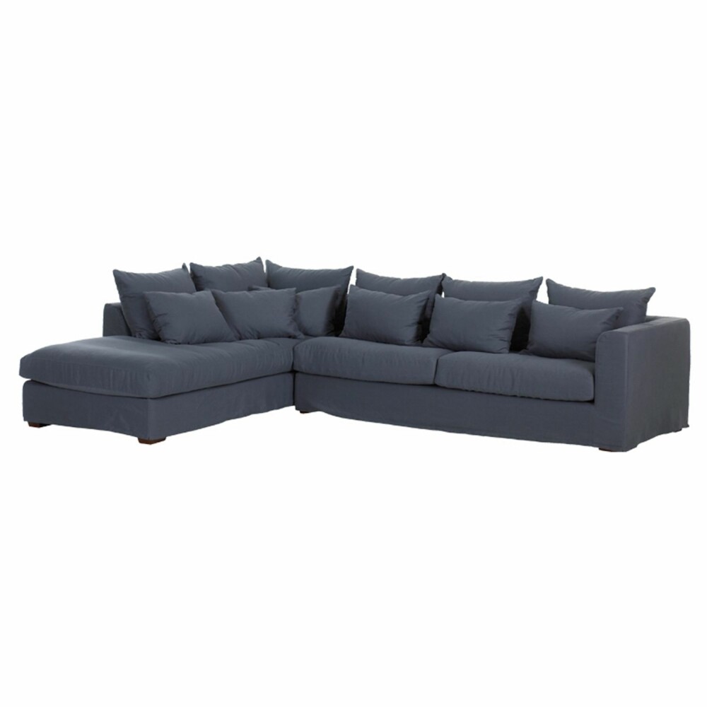 BESTEVENNEN: Newport sofa med avtagbart trekk,
b 300 x d 220 x h 87 cm, kr 9995, Home & Cottage.
Fins også hos Skeidar og Living BESTEVENNEN: Newport sofa med avtagbart trekk,
b 300 x d 220 x h 87 cm, kr 9995, Home & Cottage.
Fins også hos Skeidar og Living