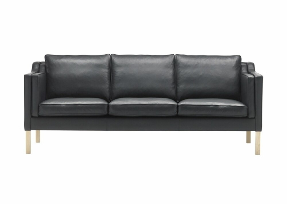 DANSKEN: Sofa i lær, Classic 3600, d 80 x b 203 cm, fra ilva.dk.
