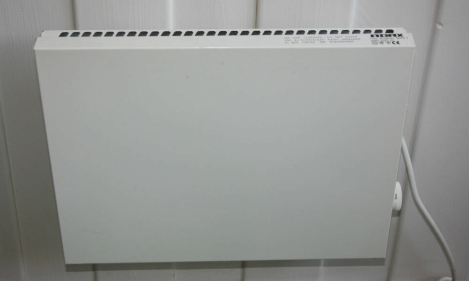 OK Å HENGE OPP: En løs panelovn kan du selv henge opp i hjemmet.