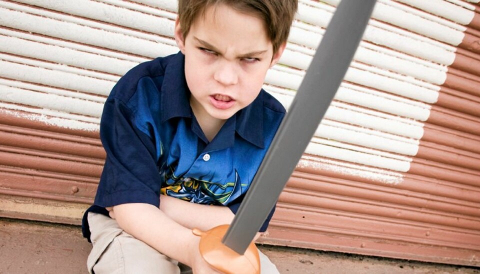 OK MED LEKEVÅPEN:For de fleste barn er det helt normalt med litt voldelig lek