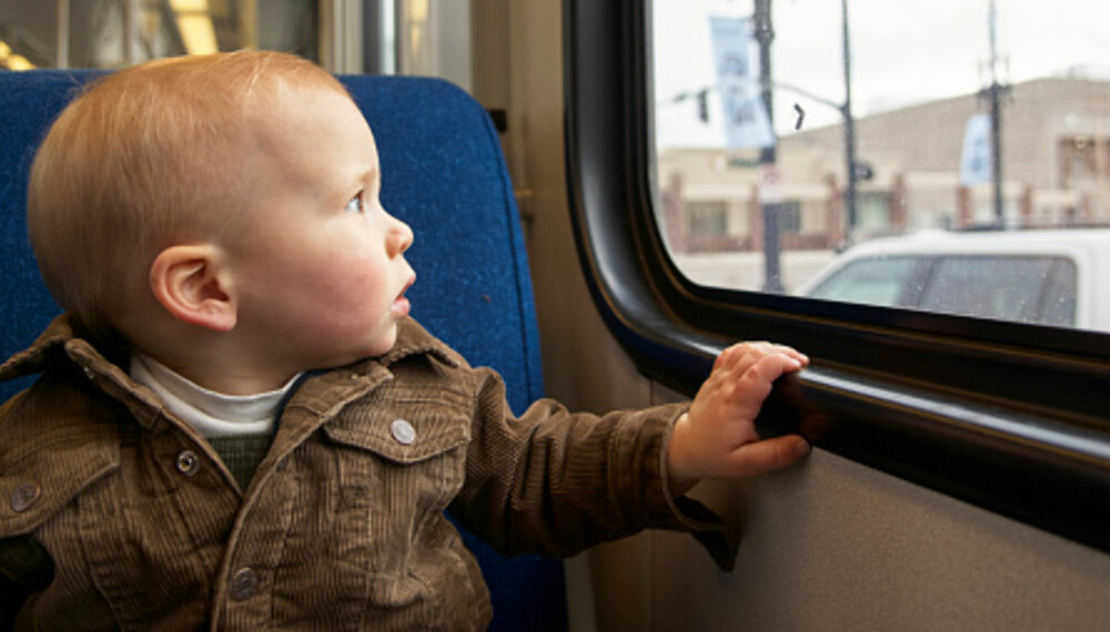 IKKE GODT SIKRET: Barn er ikke godt nok sikret på bussen, mener Trygg Trafikk.