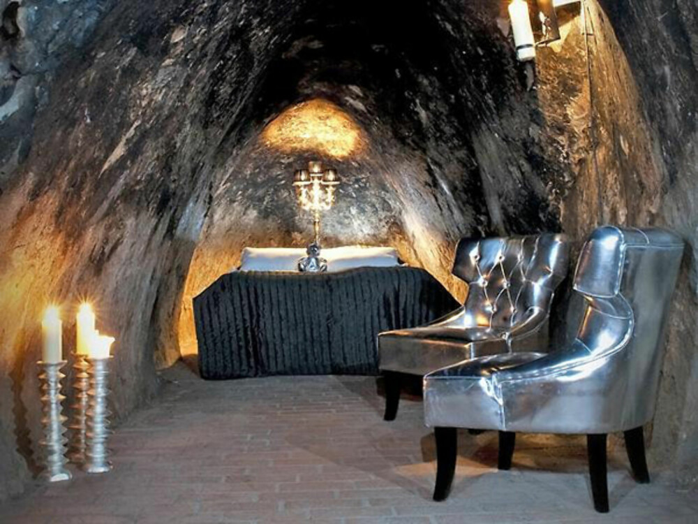 SALA SILVERMINE: Tilbring natten en halv kilometer under bakken. SALA SILVERMINE: Tilbring natten en halv kilometer under bakken.